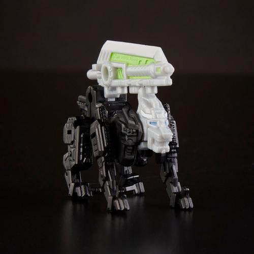 Transformers Generations War for Cybertron: Siege Deluxe Class Autobot Greenlight with Dazzlestrike